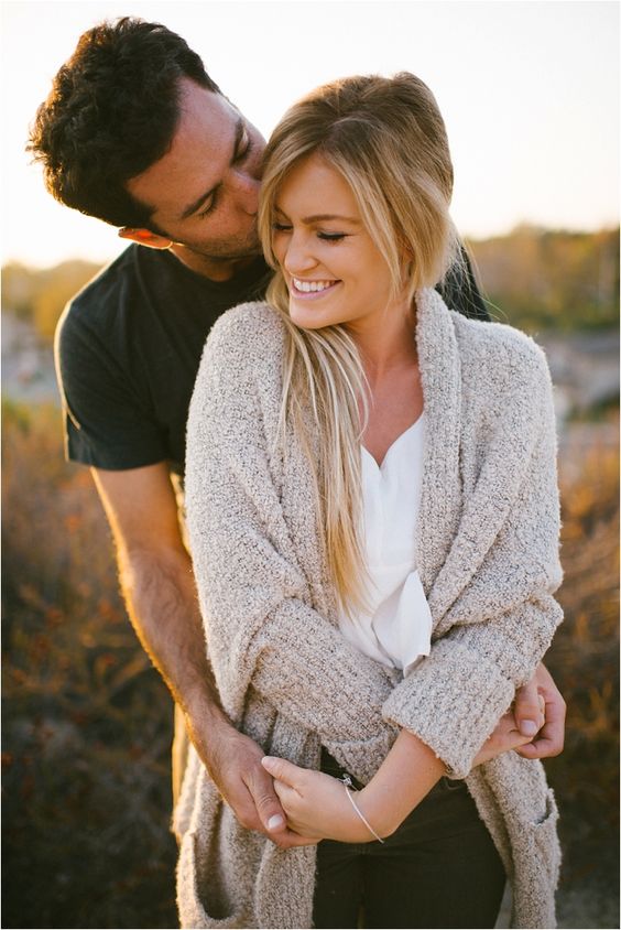 beautiful fall engagement photos