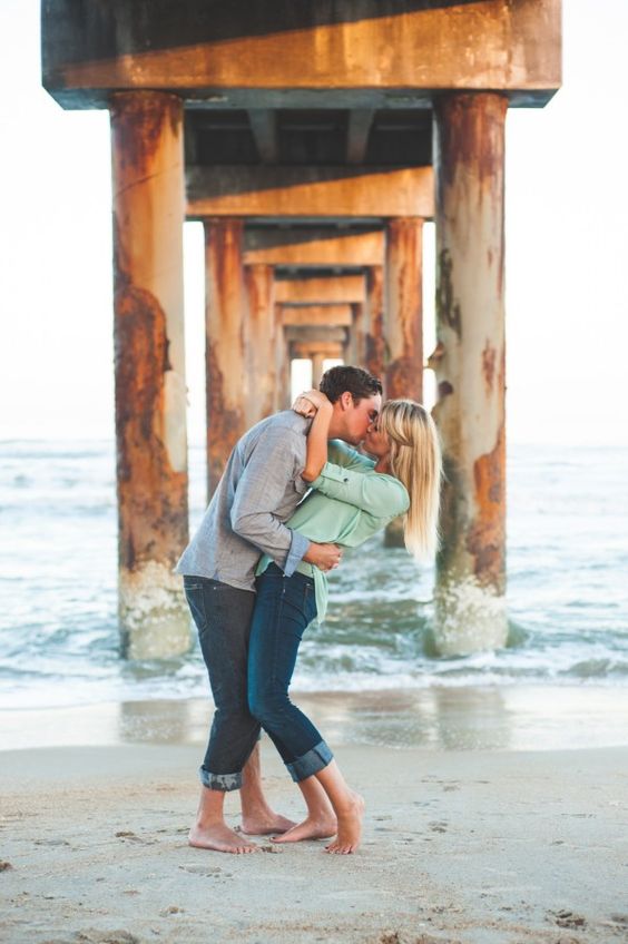 beautiful summer engagement photos