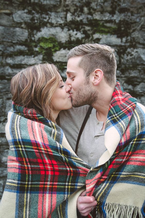 beautiful winter engagement photos