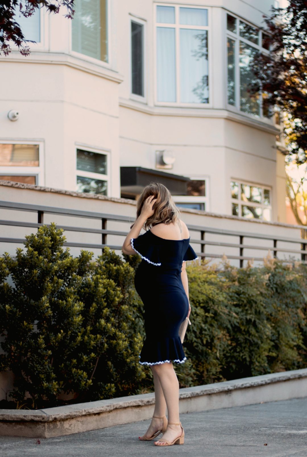 wedding guest outfit maternity